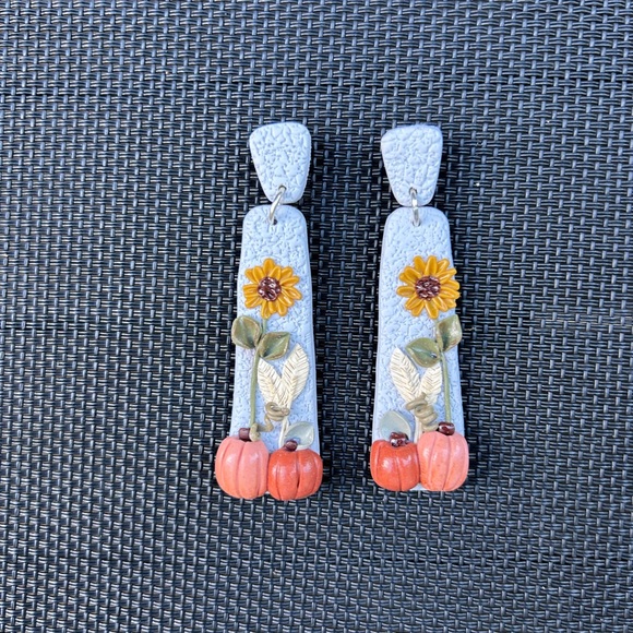 earrings perfect for fall and thanksgiving pumpkins turkey 🦃 🍁 - Picture 3 of 4